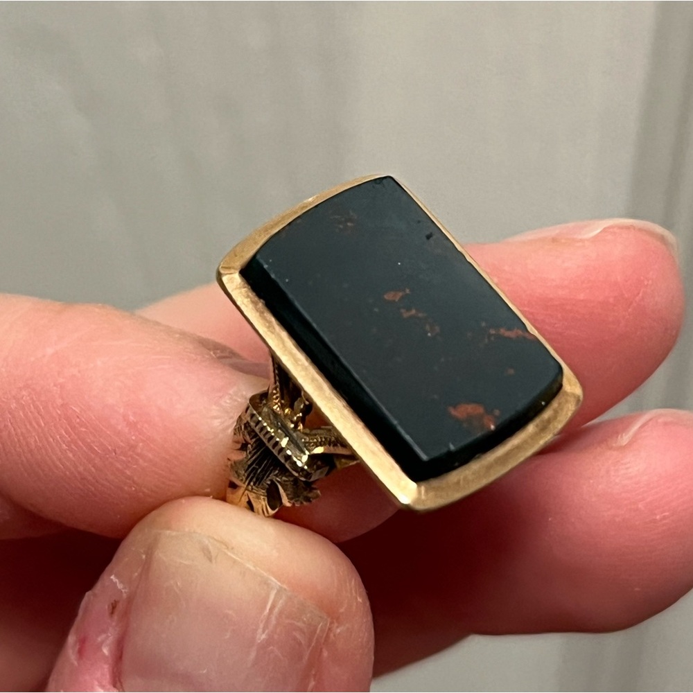 Antique 10K Gold Bloodstone Tablet Signet Ring- 5.5 size & 4.84 Grams - Picture 11 of 12